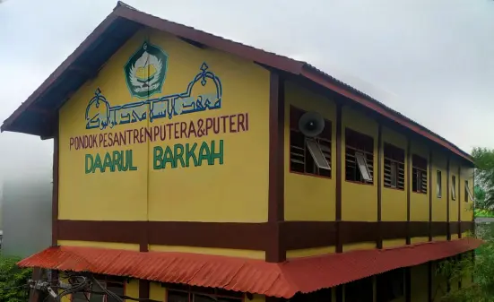 Gedung pondok pesantren daarul barkah